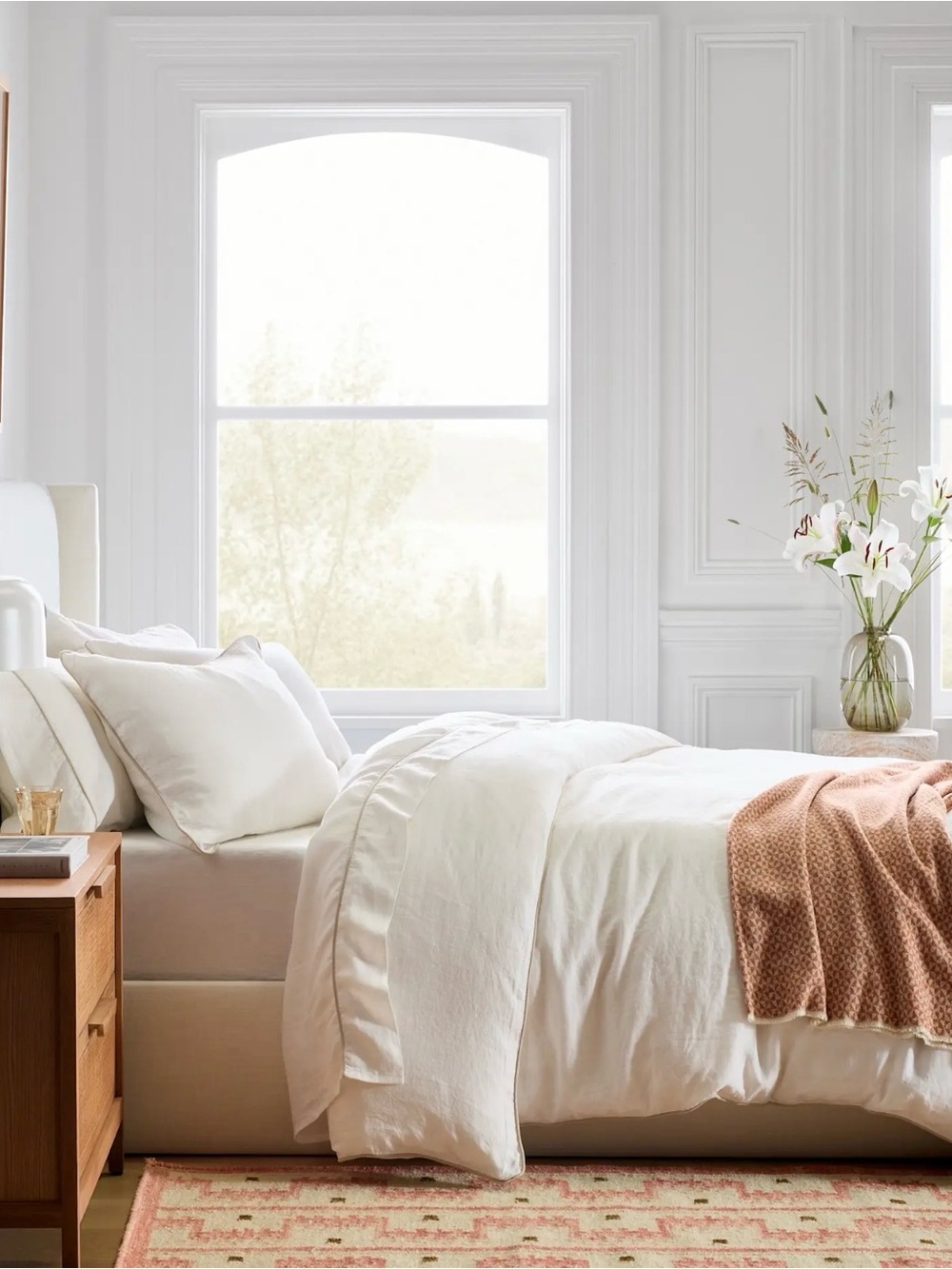 NWOT European Linen White Duvet Cover with Toffee Piping - Retail $164